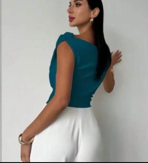 Cross Contour Sleeveless Top - Moderélle